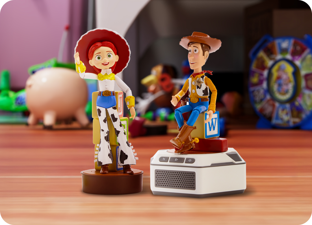 free-woody-and-jessie-figures-with-base-set-with-699-GBP-purchase-robosen-christmas-promotion