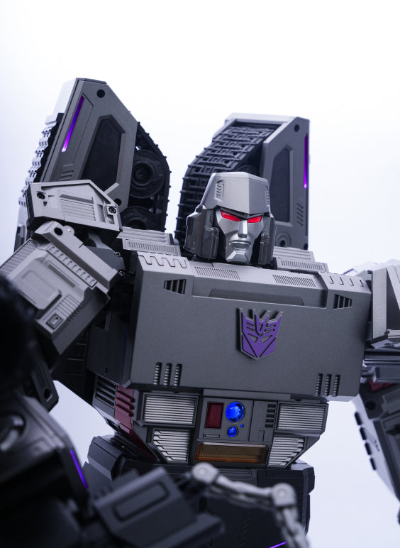 Robosen Flagship Megatron – Auto-Converting Robot